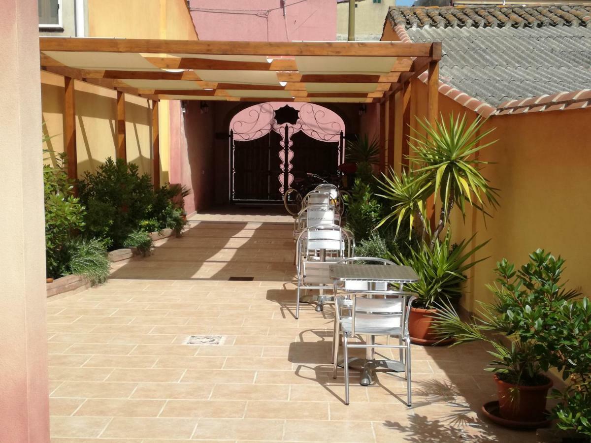 Gioia Guesthouse Cabras Luaran gambar